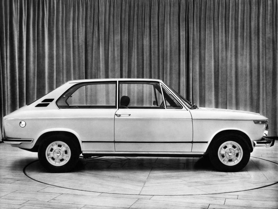  BMW 2000 tii Touring 1971 года  (фото 2 из 4)